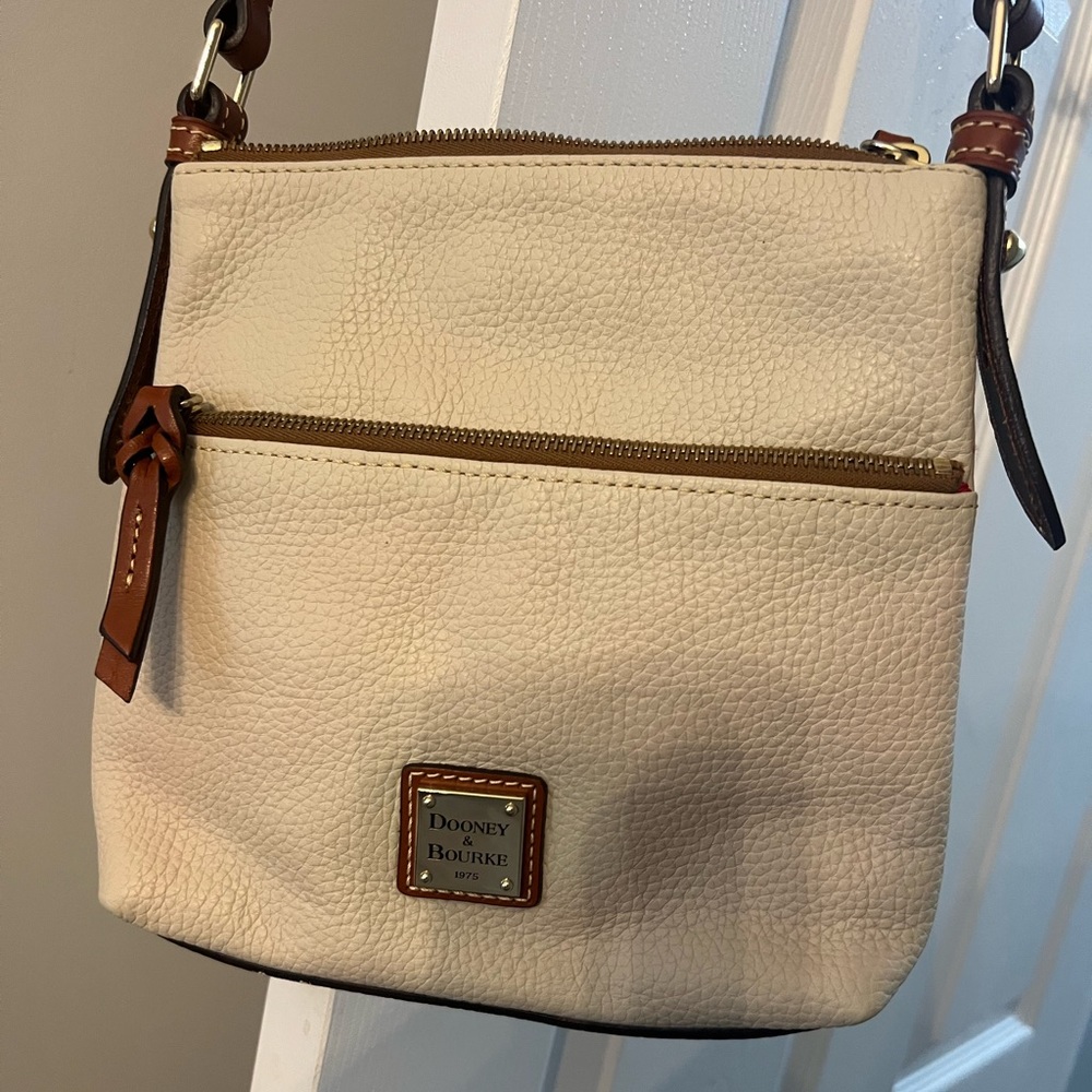 Dooney & Bourke purse